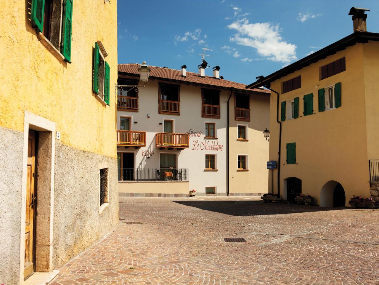 Garni Le Maddalene Hotel Coredo Exterior photo